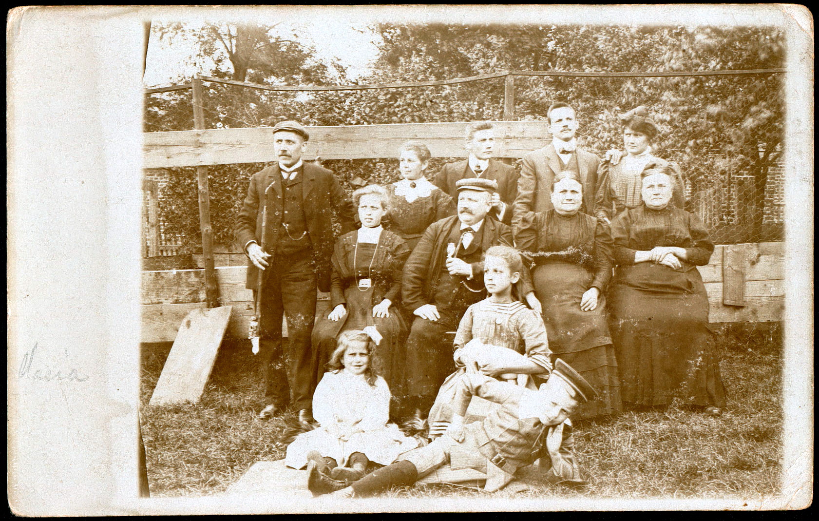 1906-Adolfien-Kastenholz