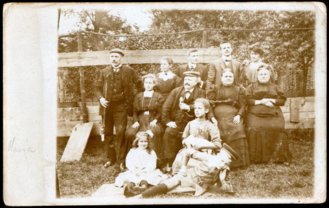 1906-Adolfien-Kastenholz