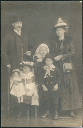 1919-Hein-Lohr-met-gezin