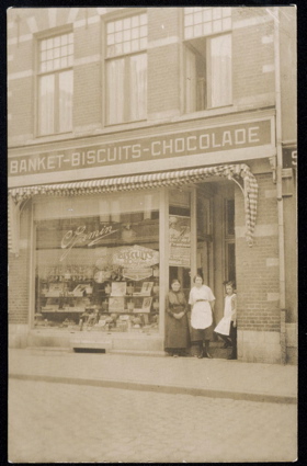 1922-Corneli,-Lies-en-Truus-Bastian